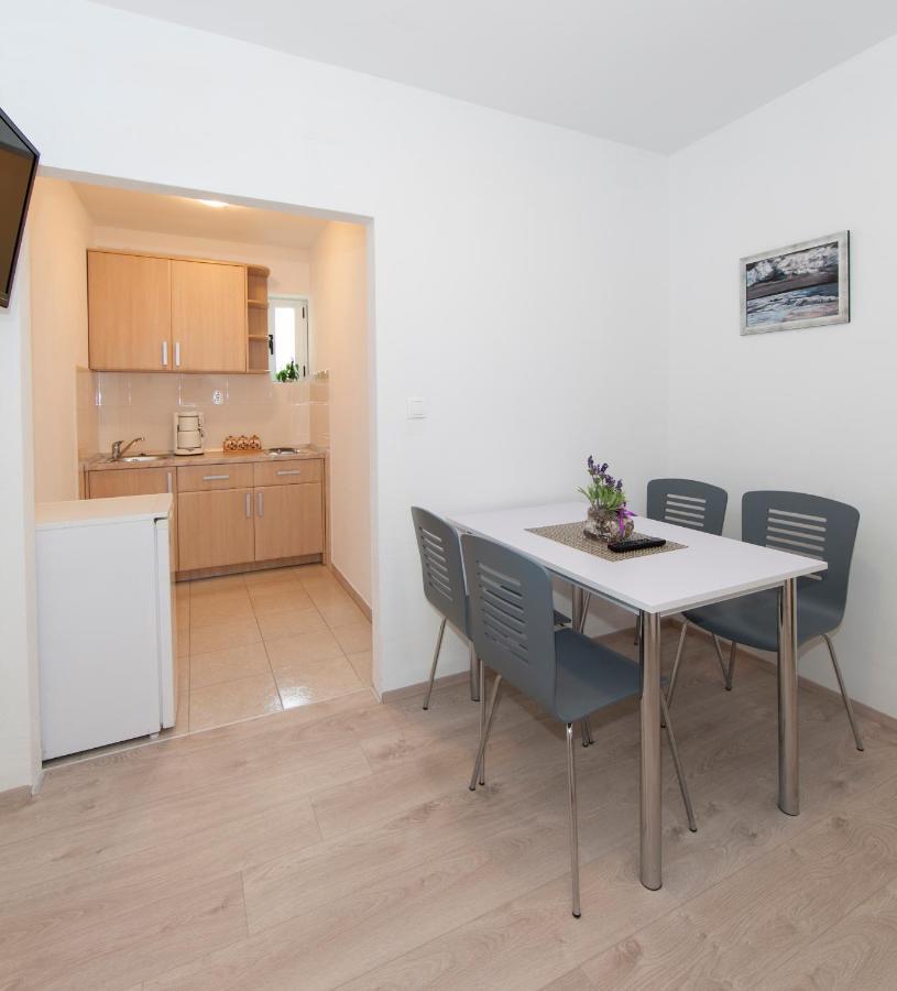 Apartmani Iva Tučepi Zewnętrze zdjęcie