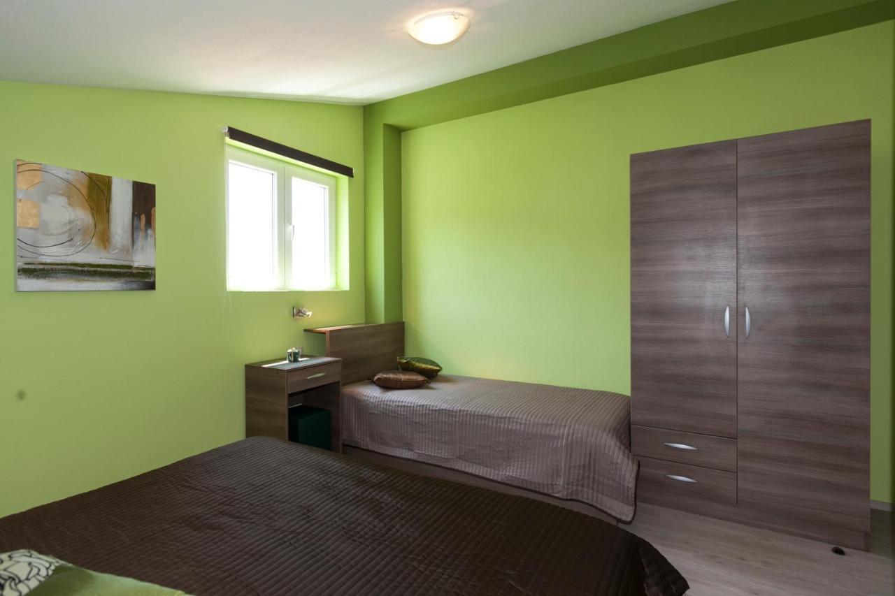 Apartmani Iva Tučepi Zewnętrze zdjęcie