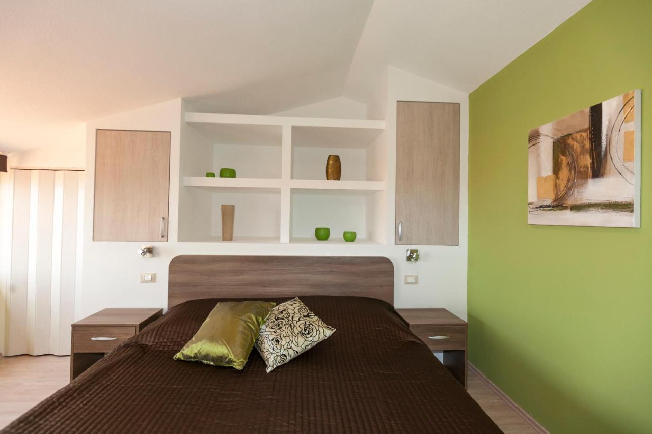 Apartmani Iva Tučepi Zewnętrze zdjęcie