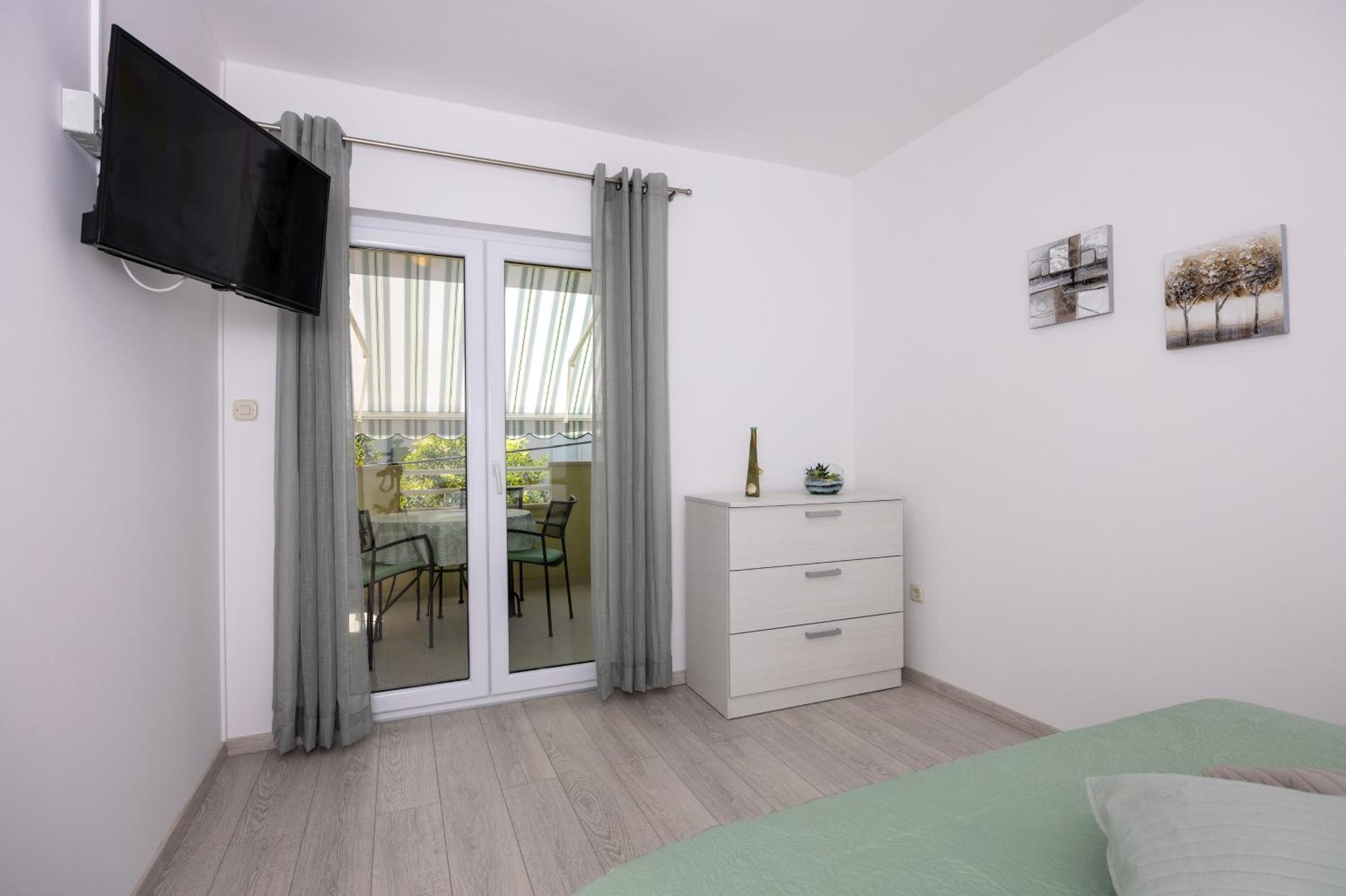 Apartmani Iva Tučepi Zewnętrze zdjęcie