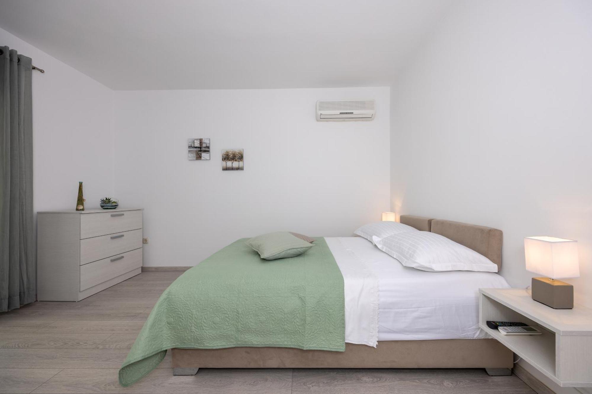 Apartmani Iva Tučepi Zewnętrze zdjęcie